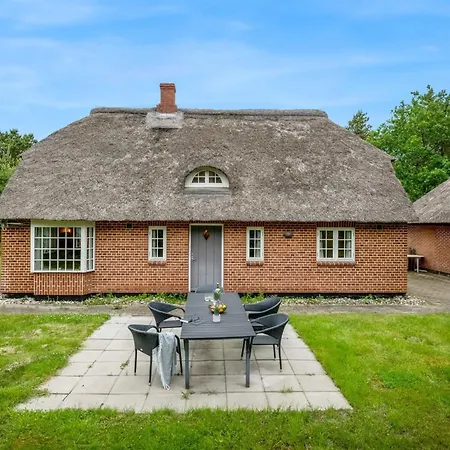 Thoren - 2km From The Sea By Interhome Feriehus